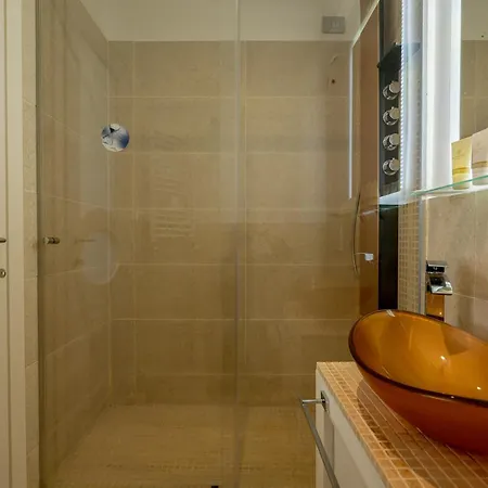 Santa Maria Maggiore Pensión *